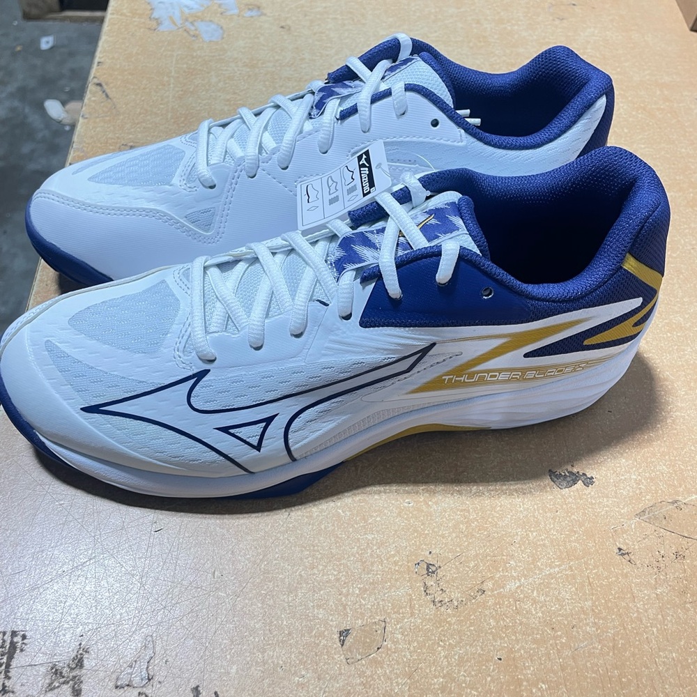 Mizuno Thunder Blade White and Navy Sneakers